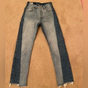 Size 25 Levi’s Two-Tone Blue Jeans